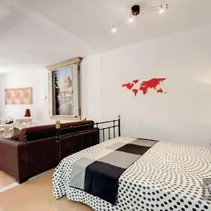 Navona Open Space Appart hôtel
